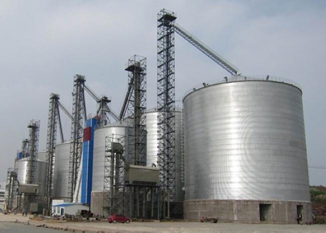 澄迈大型钢板库构造参数及水泥储存质量